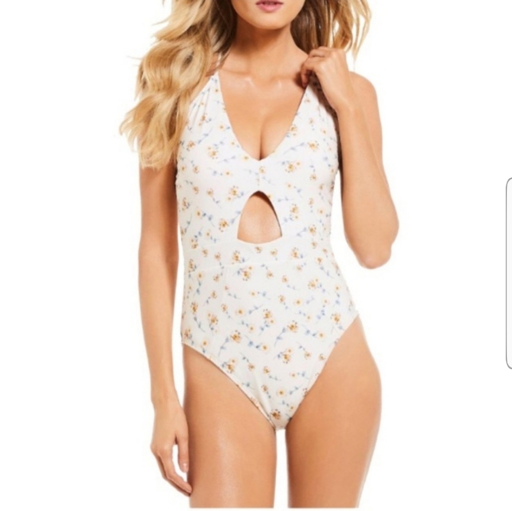 NWT Antonio Melani Floral Key Hole Halter Swimsuit